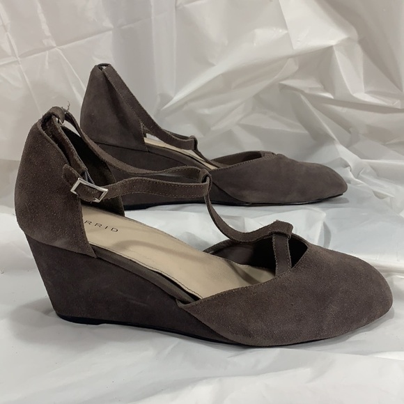 TORRID Gray Leather Suede Mary Jane Mini Wedge w Buckle Strap Size 13W - Picture 4 of 10